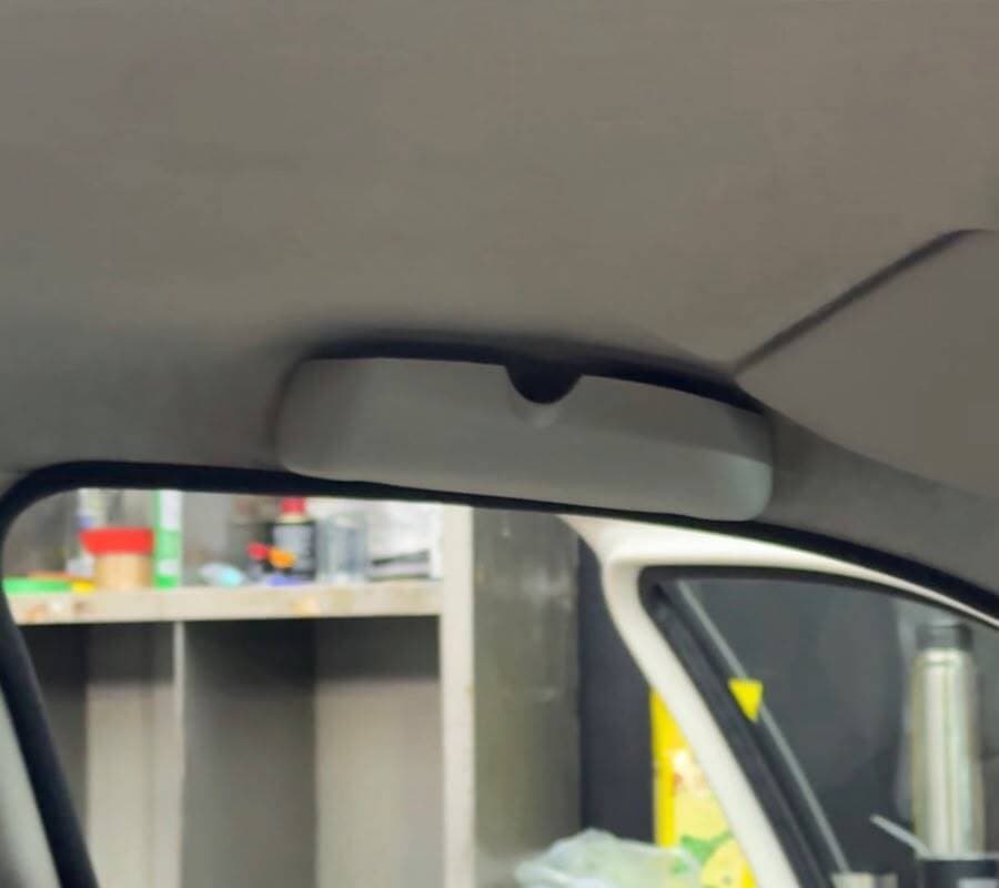 Techo interior de auto — después de la limpieza interior