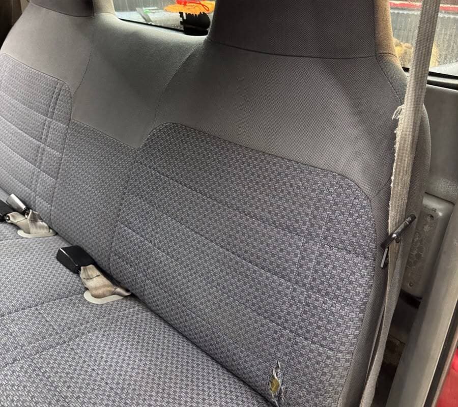 Tapizado de asientos de auto — después de la limpieza de tapizados